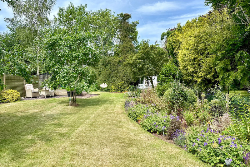 High Street, Upwood40