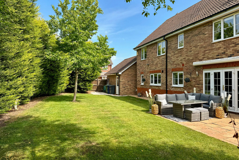 The Grove, Wistow45