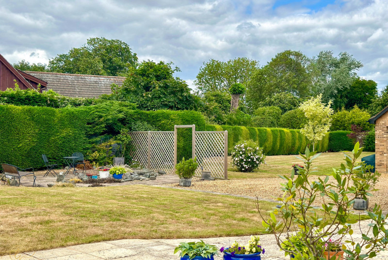 Holme Lane, Holme42