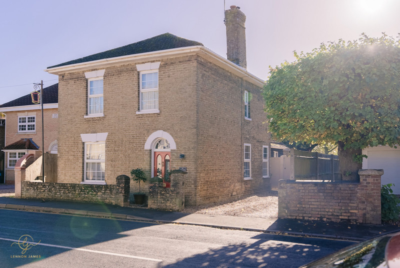 High Street, Doddington23