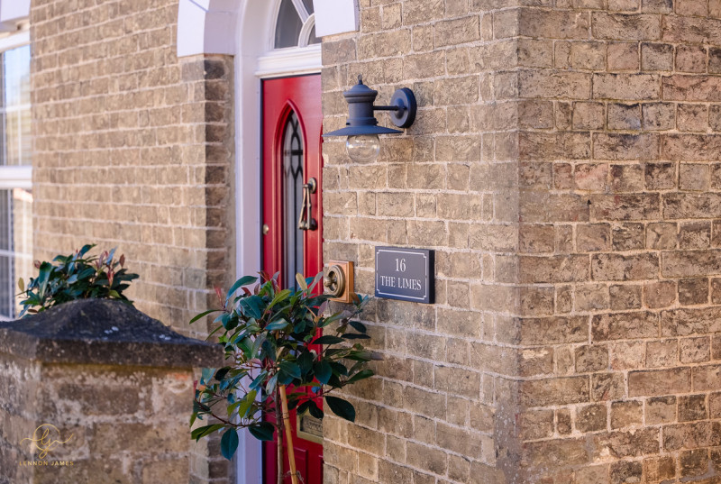 High Street, Doddington24