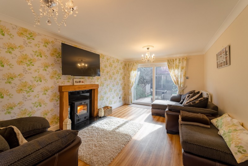 Manor Close, Brampton4