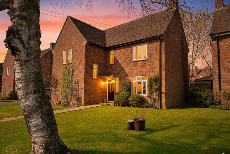 Valiant Square, Bury