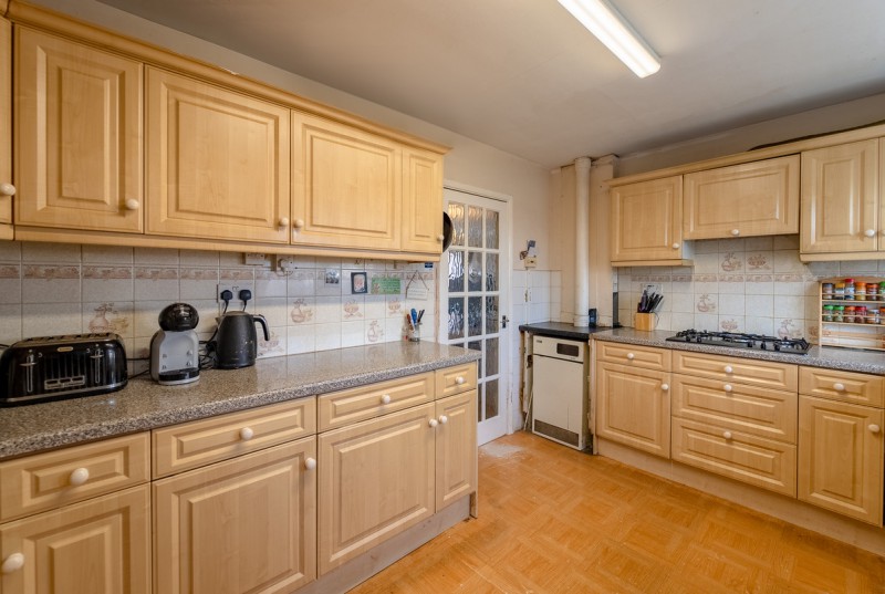 Acacia Avenue, St Ives13