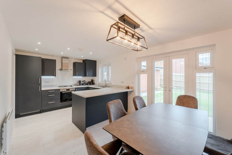 Tilgate Road, Hampton Water9