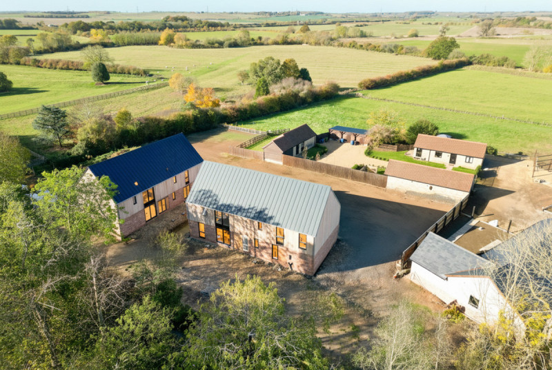 Thorns Farm Barn, Hamerton Road, Alconbury Weston20