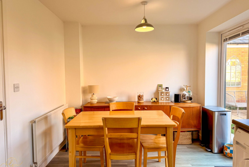 Westbury Drive, Hampton Gardens17