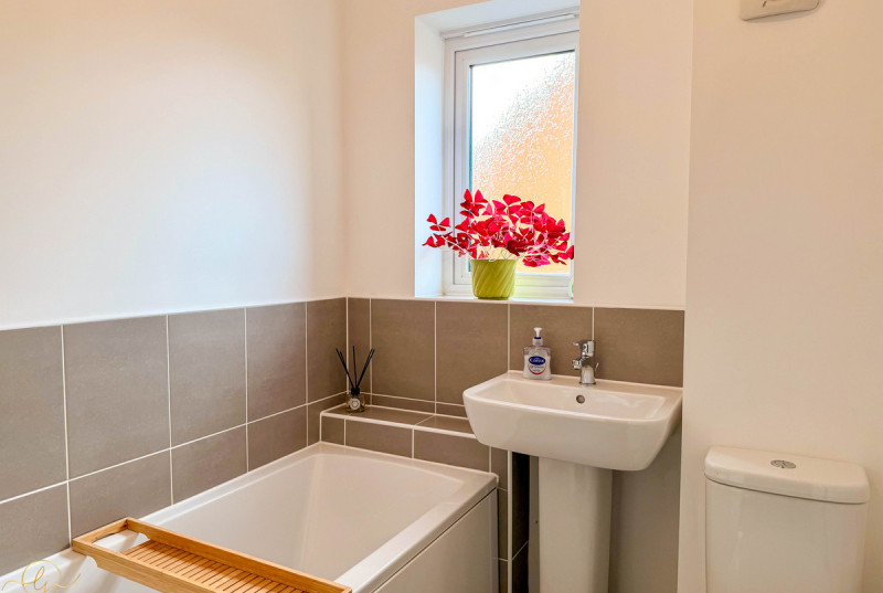 Westbury Drive, Hampton Gardens27