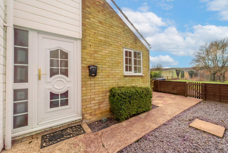 Mayfield Crescent, Huntingdon5