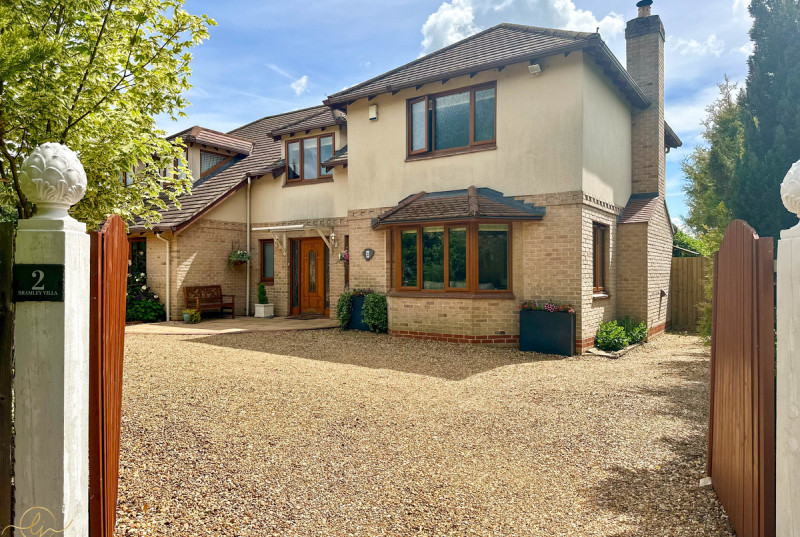 Longstaff Way, Hartford