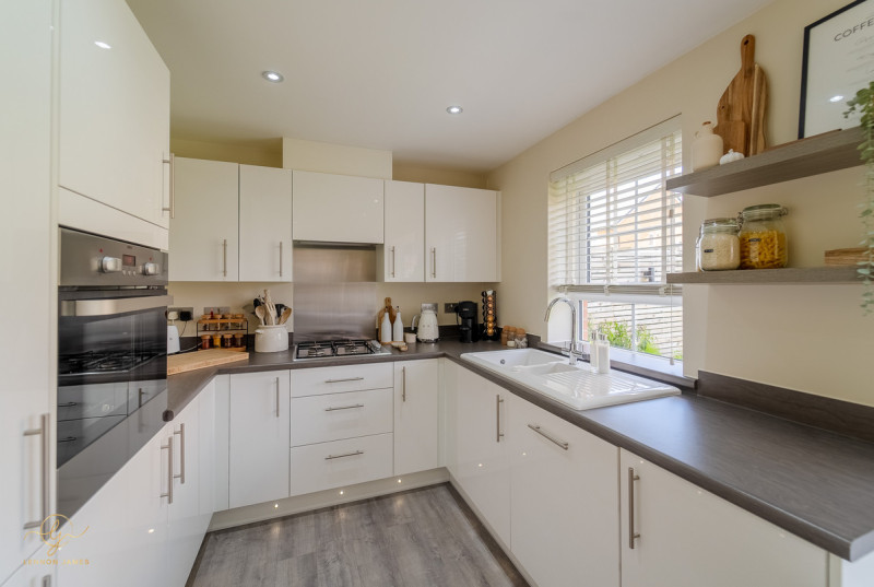 Broadstone Drive, Hampton Water19