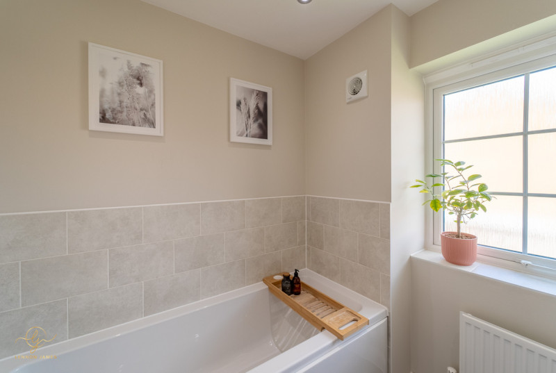 Broadstone Drive, Hampton Water32