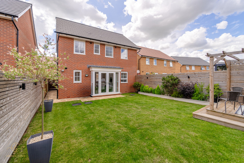 Broadstone Drive, Hampton Water34