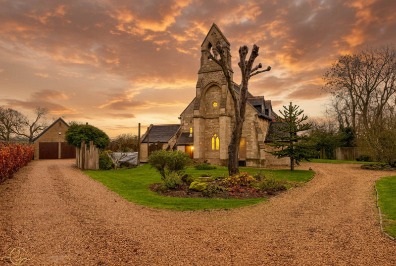 Church House, Back Road, Caldecote1