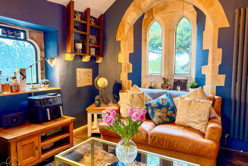 Church House, Back Road, Caldecote27