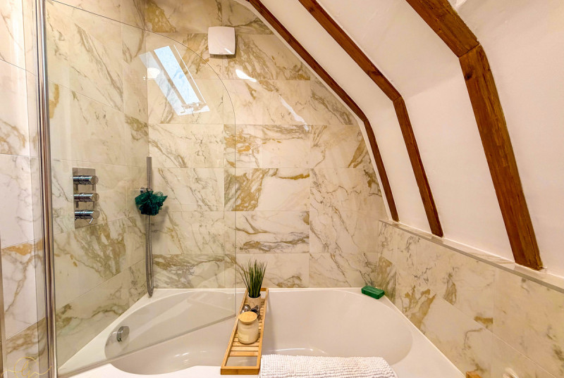 Church House, Back Road, Caldecote37