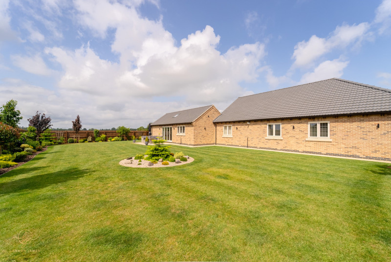 Wype Road, Eastrea44