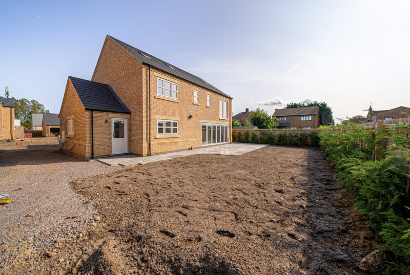 Coates Road, Eastrea33