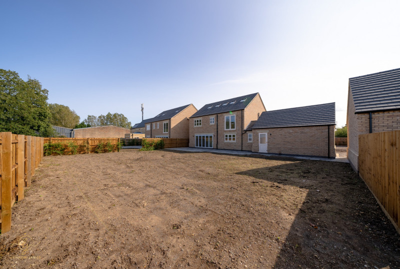 Coates Road, Eastrea37