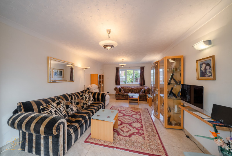 St Johns Close, Woodhurst9