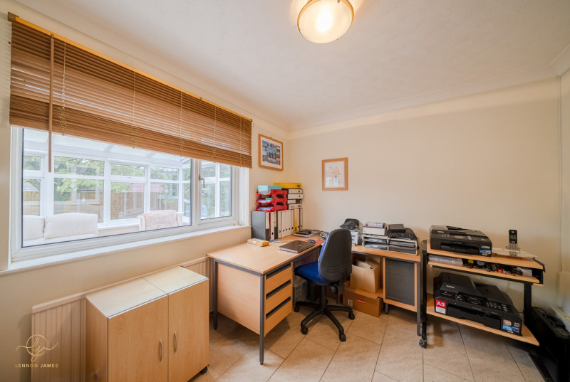 St Johns Close, Woodhurst10