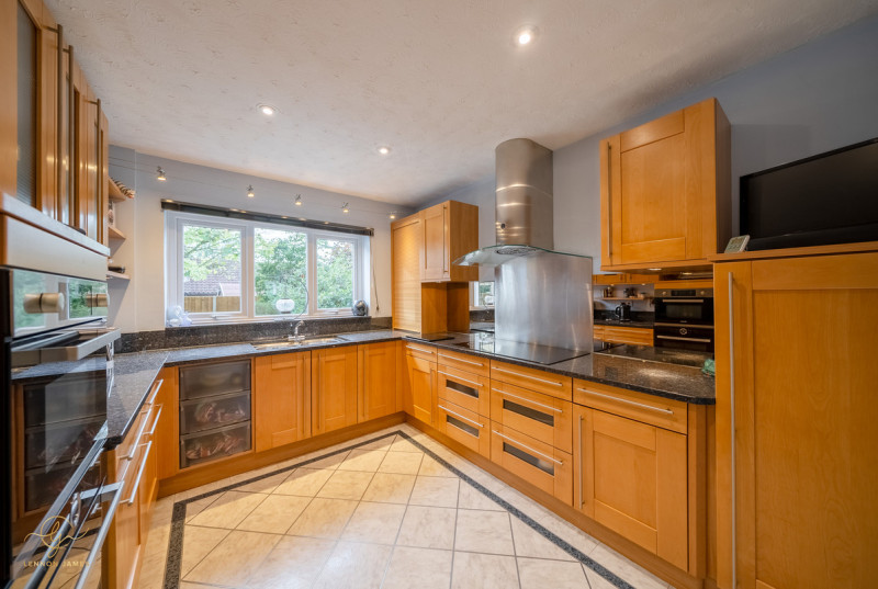 St Johns Close, Woodhurst15