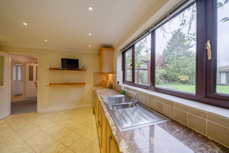 West Drive, Highfields Caldecote16
