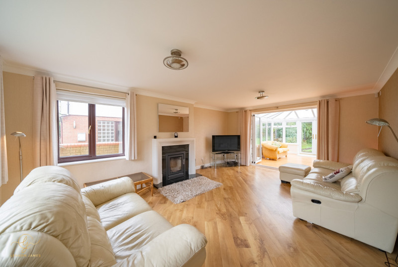 West Drive, Highfields Caldecote17