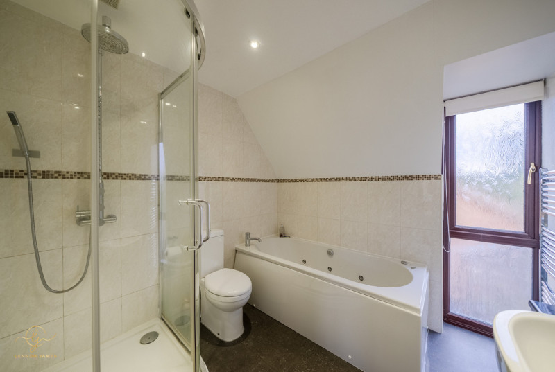 West Drive, Highfields Caldecote28