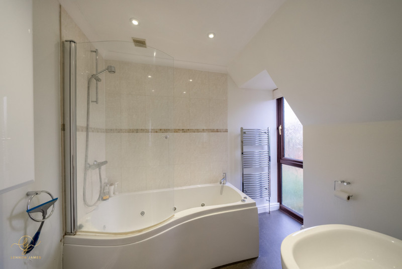 West Drive, Highfields Caldecote29