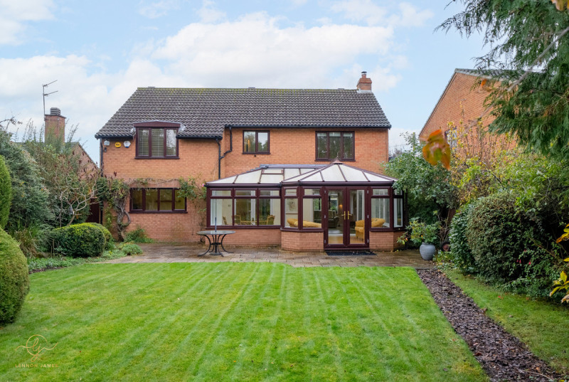 West Drive, Highfields Caldecote32