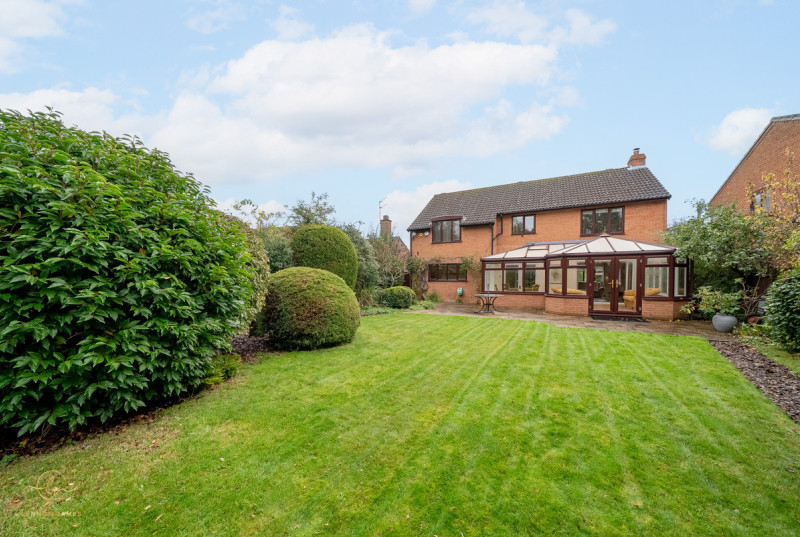 West Drive, Highfields Caldecote33