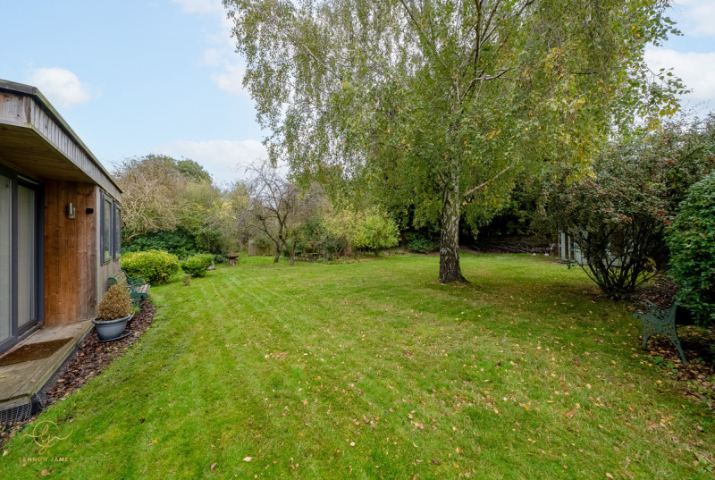 West Drive, Highfields Caldecote34