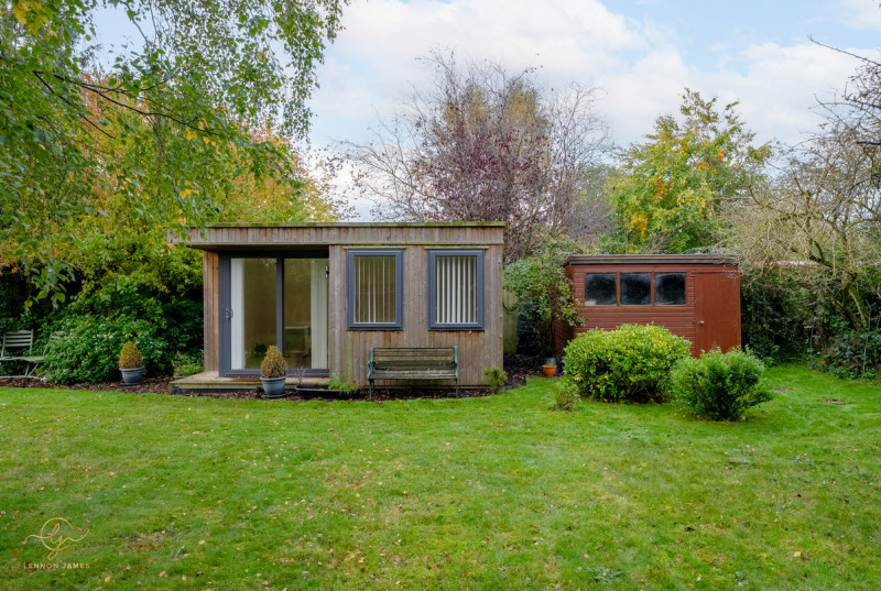 West Drive, Highfields Caldecote38