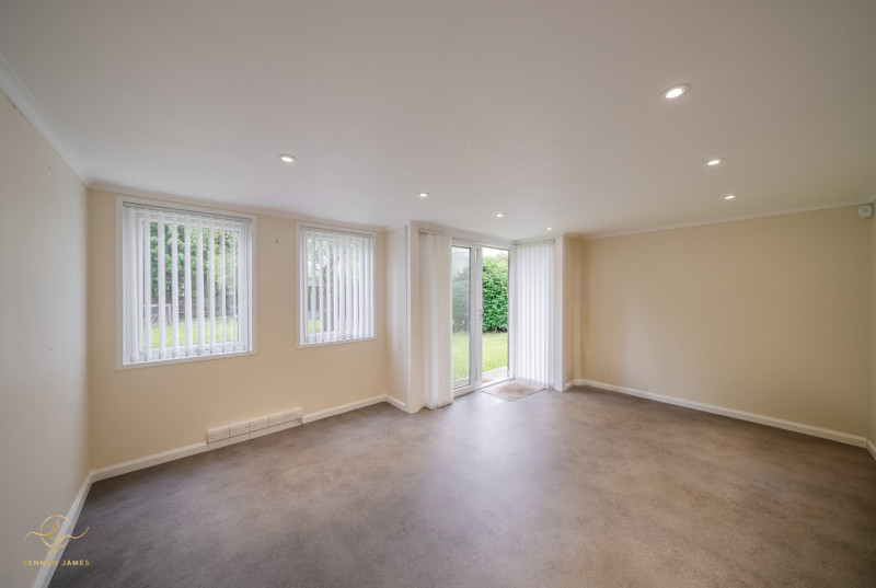 West Drive, Highfields Caldecote39