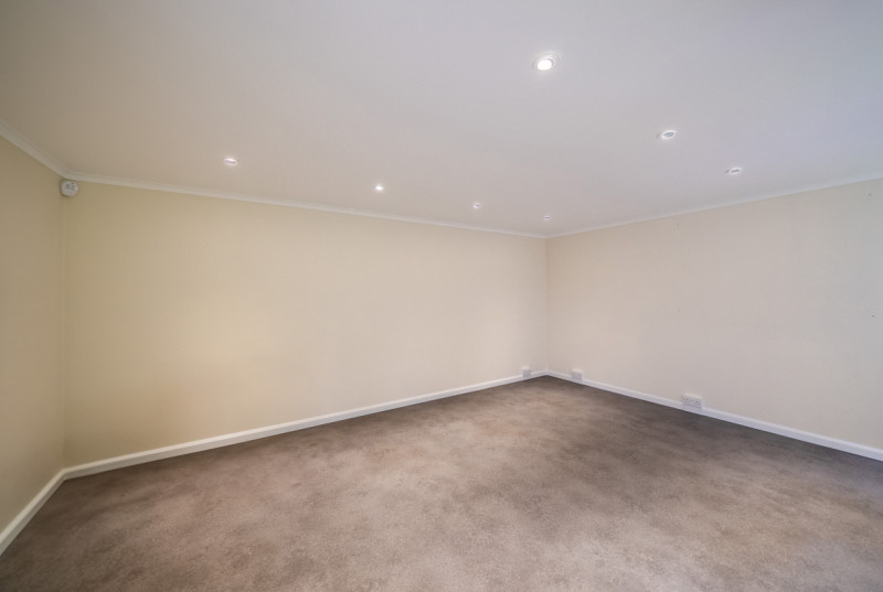 West Drive, Highfields Caldecote40