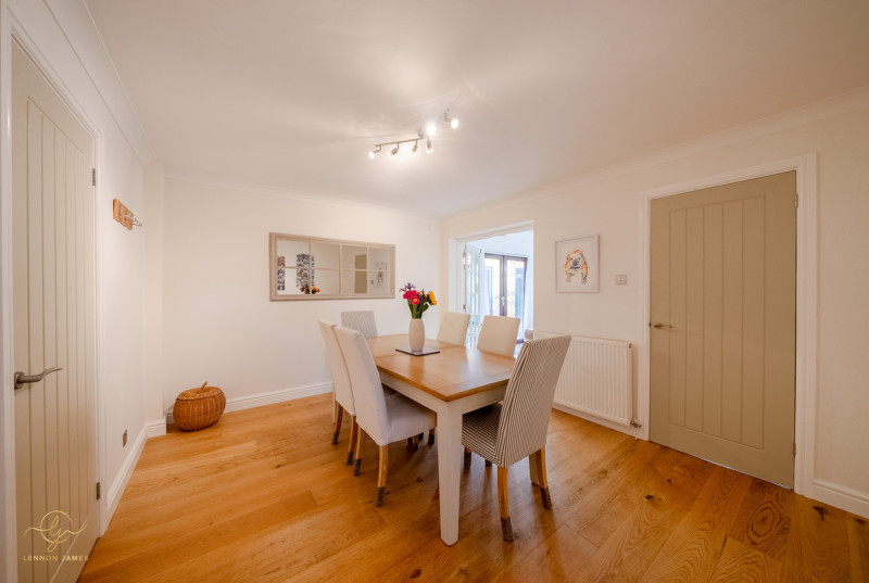 Chestnut Close, Grafham16