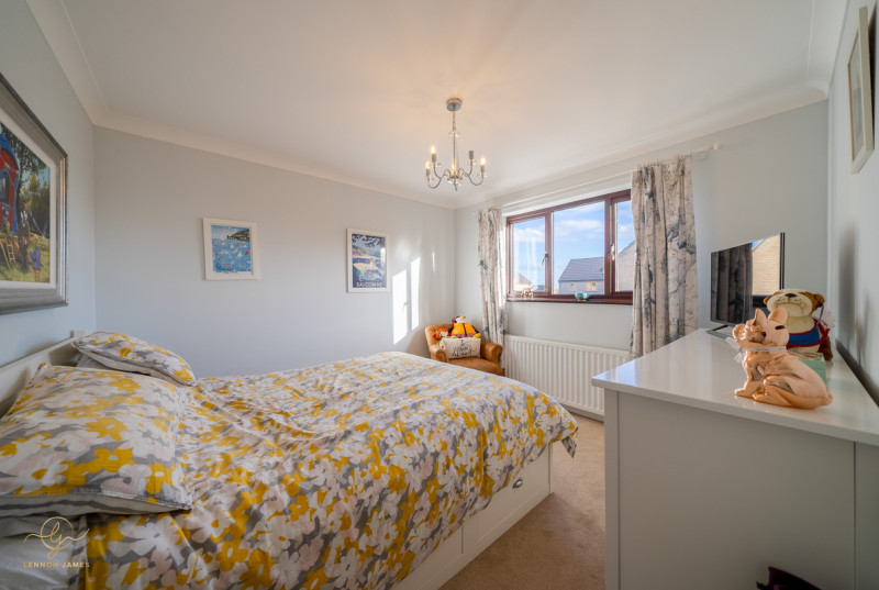 Chestnut Close, Grafham25
