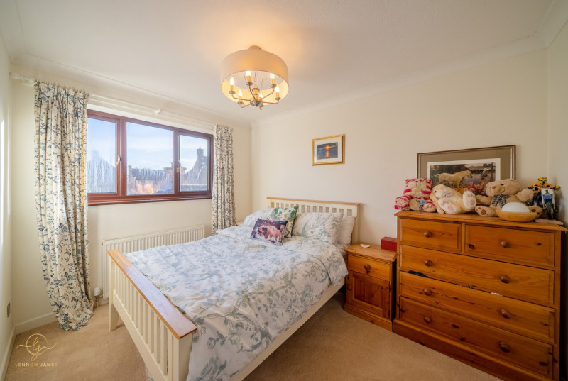 Chestnut Close, Grafham29