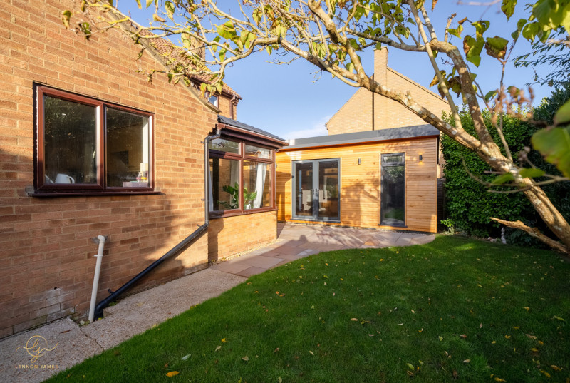 Chestnut Close, Grafham35